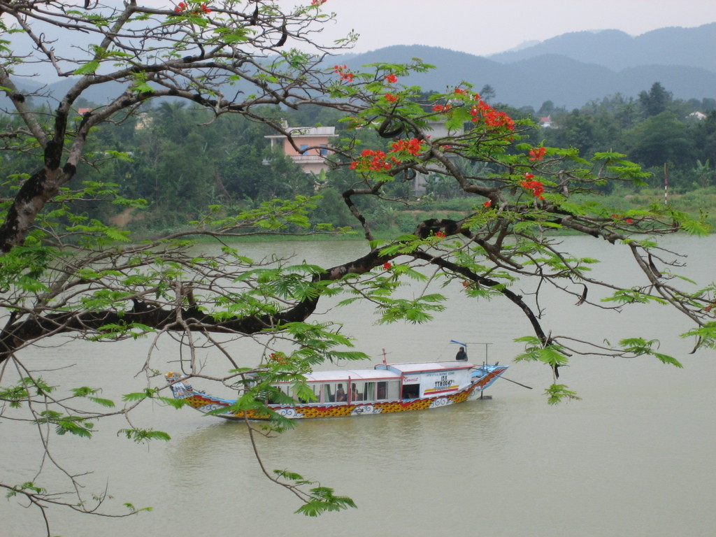 ĐÓN ĐÀ NẴNG/ HUẾ - ĐỘNG THIÊN ĐƯỜNG